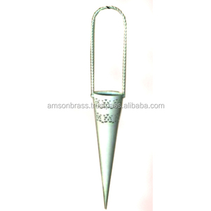 กรวยแขวนผนังสำหรับตกแต่งบ้านกรวยดอกไม้โลหะสีขาว - Product Image 1