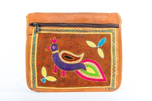 Bolso bandolera de cuero genuino para mujer, estilo Vintage, bordado a mano, cierre de cremallera, portátil para primavera y otoño - Product Image 4
