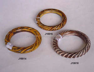 Brazalete de moda de madera con acabado antiguo con diseño curvo e incrustaciones de latón Brazaletes y pulseras artesanales de madera hechos a mano - Product Image 2
