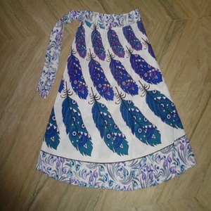 Jupes rondes portefeuille de taille moyenne en coton imprimé multicolore pour dames, exportateur en gros d'Inde - Product Image 1