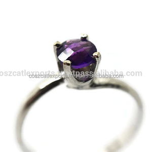 Anillo Clásico de Amatista Africana con Piedra Preciosa Natural, Plata de Ley con Engaste Pavé, Joyería para Compromiso, Boda o Regalo - Product Image 1
