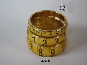 Bracelet en résine rose foncé, avec motifs à ruban mesurer, disponible en toutes les couleurs, pour femmes et filles - Product Image 4