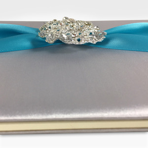 Libro de visitas de boda de seda de plata de lujo con diseño elegante adornado para su día especial - Product Image 2