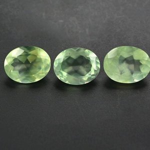 Pierre de préhnite verte naturelle de 8 mm 10 mm, coupe ovale, pierres semi-précieuses, fabricant, prix de gros, fournisseur de pierres, maintenant - Product Image 1
