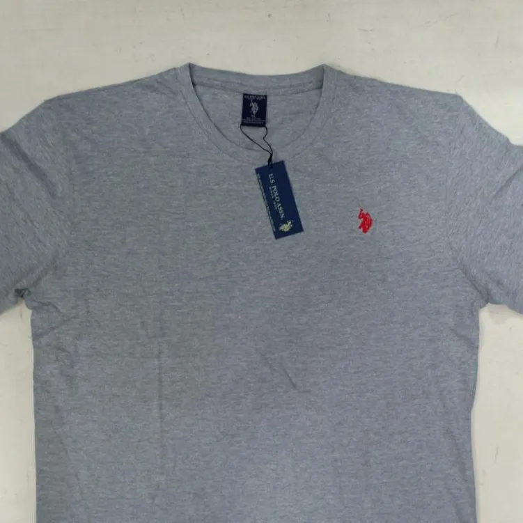 100% Fabriek Nieuwe Producten Overschot Echt Branded Logo Labels Heren Shorts Mouwen Ronde Hals Katoen T Shirts Bangladeshi Stocklot
