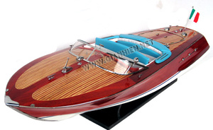 Bateau en bois RIVA ARISSTON, modèle de bateau en laque blanche, artisanal - Product Image 2