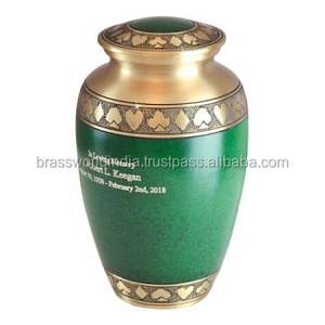Urne funéraire verte Verdante de style américain pour adulte par Brassworld Inde Fournitures funéraires vertes en métal durable et en laiton - Product Image 1