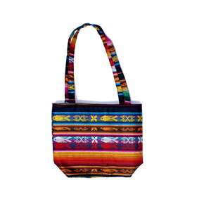 กระเป๋าถือขนสัตว์ขนาดกลางหลากสีสัน กระเป๋าชายหาดดีไซน์แปลกใหม่ งานถักมือสุดเก๋ ของขวัญแปลกใหม่ ของที่ระลึกจากเอกวาดอร์ - Product Image 1