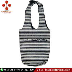 Sac à main à bandoulière noir et blanc Boho Handmade Dari Bag - Product Image 1