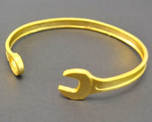 กำไลข้อมือประแจสีทองสำหรับผู้หญิงกำไลข้อมือแฟชั่น - Product Image 4