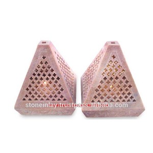 หินสบู่ตกแต่งเชิงเทียนที่สวยงาม - Product Image 1