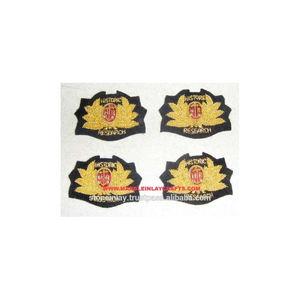 Hermoso bordado indio hecho a mano para uso doméstico - Product Image 1