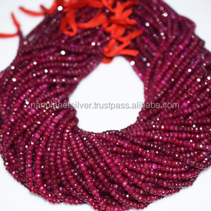 Cuentas Micro facetadas de rubí teñido - Product Image 1