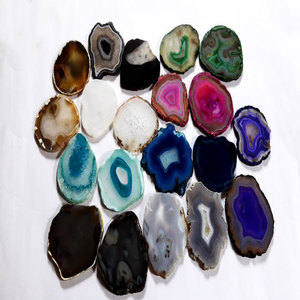 Dessous de verre en tranches d'agate faits à la main en couleurs assorties Matériau en pierres précieuses naturelles pour un usage domestique - Product Image 1