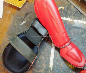 Haute qualité en cuir véritable jumeaux protège-tibia Logo personnalisé imprimé équipement de combat protège-tibia professionnel protège-tibia - Product Image 1