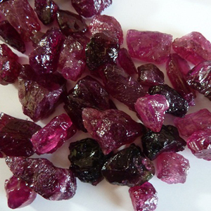 
 
 
 Pierres brutes de tourmaline naturelle - Couleurs mélangées, non traitées, origine Inde (IN-27243), vente en gros en vrac |   Coscatlexports DS1489898 - Product Image 2