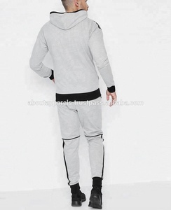 ชุดวอร์มผ้าโพลีเอสเตอร์ระบายอากาศสำหรับผู้ชายทรงพอดีตัวแขนกีฬา - Product Image 3