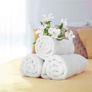 Serviette de bain d'hôtel tissée 100% coton de qualité supérieure écologique et à séchage rapide meilleure qualité 500-650g fabriquée en Inde - Product Image 6