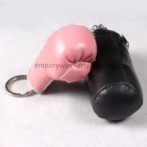 LLavero de guantes de boxeo, logotipo personalizado, color rosa y blanco - Product Image 1