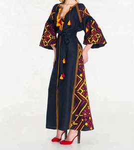 ชุดประจำชาติยูเครนสำหรับผู้หญิง งานปักมือบนผ้าสีน้ำเงินกรมท่า คอเสื้อประดับพู่ ชุดเดรสยาว - Product Image 3