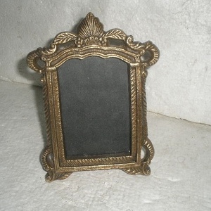 กรอบรูปโลหะทองเหลืองตกแต่งด้วยดีไซน์หรูหรา - Product Image 1