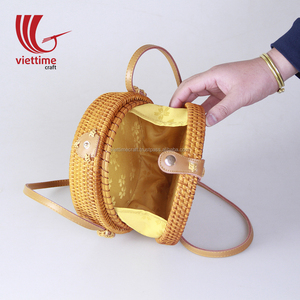 Sac de plage en rotin de cercle de style vintage du Vietnam avec sac en rotin de décoration de gland en gros du Vietnam - Product Image 2