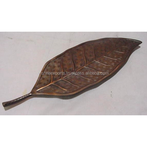 Plats de service en métal à la feuille d'aluminium d'inspiration classique de créateur pour les restaurants Plats de plaque écologiques Gravure emballés - Product Image 1