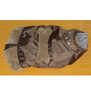 Chaqueta de invierno para perros con bonito diseño de hueso, tallas XL y XXL, ropa a rayas de poliéster sostenible para gatos y mascotas - Product Image 1