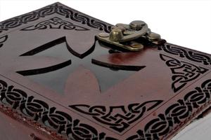 Diseño DE TRABAJO cortado hecho a mano nuevo diseño de Cruz Celta costura lateral papel sin forro en Blanco Cuaderno de diario de cuero genuino con C-Lock - Product Image 4