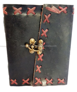 Journal uni en cuir noir A5 de haute qualité à couverture souple avec fermeture à verrouillage simple attrayant pour un usage professionnel - Product Image 1