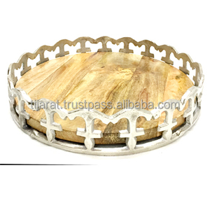 Vente chaude Nouveau Plateau De Service À Thé À Café En Métal En Aluminium En Bois De Mangue pour La Maison Hôtel Restaurants avec Personnalisation Disponible - Product Image 1