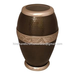 Urnas Funerarias de Latón Monarch Going Home para Cenizas Humanas de Adultos |   Urnas Conmemorativas Monarch Estilo Americano con Pájaro Grabado, Tamaño 10 Pulgadas - Product Image 5
