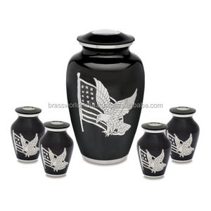Suministros funerarios de urna de cremación, abraza guardián, Brassworld, India - Product Image 3