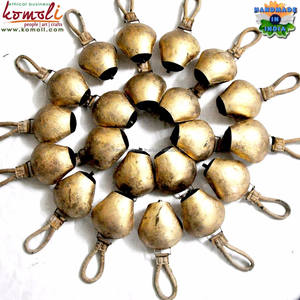 Cloche à vache en métal rustique artisanale |   Cloche suspendue en laiton vintage pour la maison, le jardin, le mur et la décoration spirituelle - Product Image 4