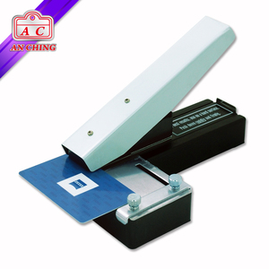 Perforadora de Tarjetas de Identificación de PVC con Ranura, de Uso con una Sola Mano, AC-SP2002 - Product Image 4