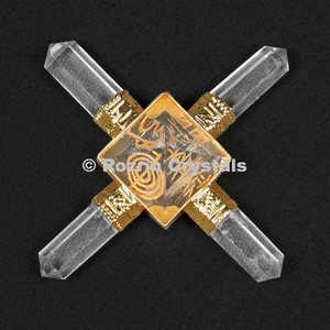 Pyramide de Reiki en cristal | Générateur d'énergie de guérison - Product Image 1