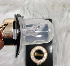 Chupón de Silicona para Bebé de Alta Calidad con Nombre Personalizado, Diseño Moderno y Lujoso, Portátil, Libre de BPA, Negro, 0-12 Meses - Product Image 2