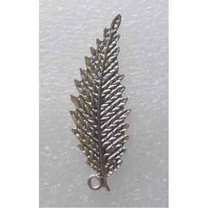 Adorno de decoración de pared de Metal con forma de hoja colgante de último diseño para decoración del hogar - Product Image 2