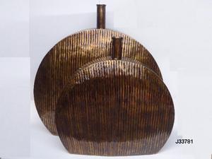 Florero de patrón martillado Vertical de latón de alta calidad en dos tamaños en acabado de latón antiguo decoración del hogar - Product Image 4