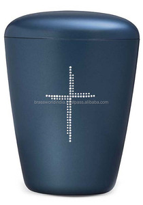 Urna Funeraria para Adultos Estilo Americano con Cruz, de Brassworld India Funeral Supplies - Product Image 3
