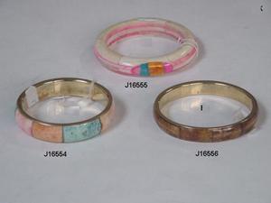 Bracelet en mosaïque de deux styles, MOP et corne, sur base en laiton, incrustation indienne en laiton, bijoux en métal pour tous les âges - Product Image 4