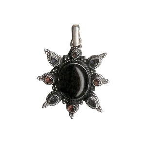 Pendentif en pierres précieuses en argent sterling 925 de meilleure qualité Bijoux de fournisseur indien de luxe avec pendentifs à breloque à motif numérique - Product Image 1