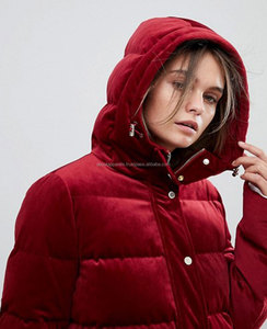 Dernière veste longue matelassée pour femmes grande taille respirante et finie pour l'extérieur avec rayures et broderies en polyester - Product Image 1