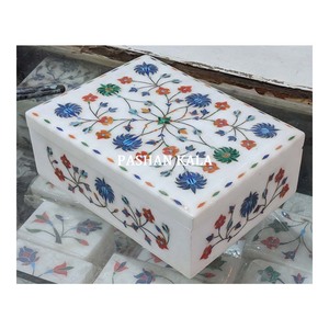 Nouvelle boîte à bijoux avec incrustation florale - Product Image 1