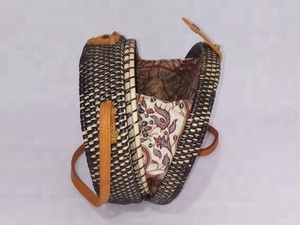 กระเป๋าหวายทรงกลมพร้อมซับในผ้าฝ้ายและพู่ตกแต่งสำหรับตกแต่งบ้านหรือกิจกรรมกลางแจ้ง - Product Image 3