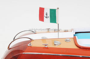 เรือจำลองริวา อควารามา ขนาด 120 ซม. ทำจากไม้ซีดาร์ งานฝีมือ พร้อมฐานตั้งโชว์ ทาสีแล้ว ตกแต่งบ้านแบบตั้งพื้น - Product Image 3