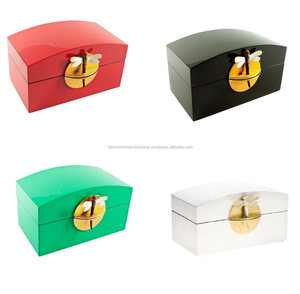 Joyero de Laca Brillante con Cierre de Libélula de Nácar - Product Image 1