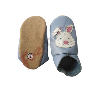 Chaussures en cuir véritable souple pour bébé, chaussures mignonnes de Fezmax, vente en gros, de haute qualité, 2022 - Product Image 5
