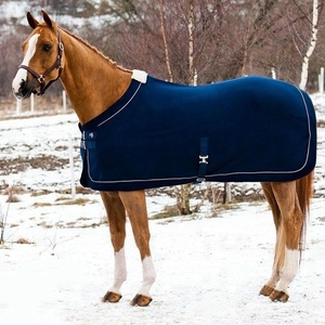 Couverture en polaire pour cheval, légère, respirante et absorbant la transpiration, idéale pour l'écurie et la pâturée - Product Image 1