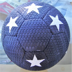 Balón de fútbol personalizable de PVC cosido a mano PU tamaño 5 tamaño personalizado peso barato fútbol de goma personalizado - Product Image 3